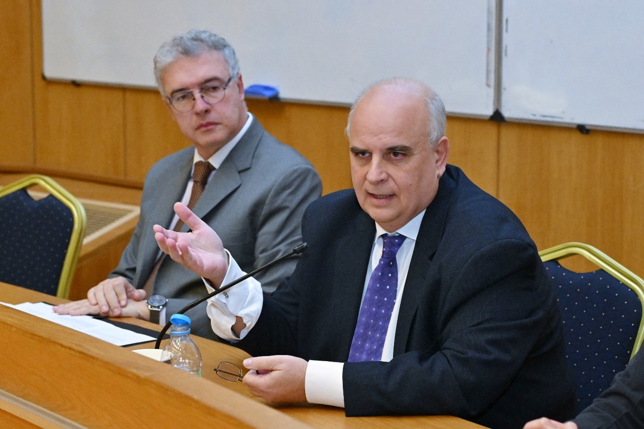 4526b2d7 b7d1 4e1e 8729 2517f3fdf87b