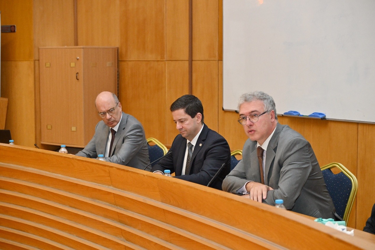 8beb7084 6a19 40e1 b1b3 5311c8440930