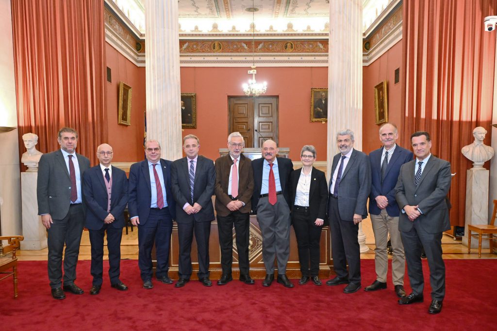 Επίδοση Τιμητικού Τόμου στον Ακαδημαϊκό, Ομότιμο Καθηγητή του Πανεπιστημίου Αθηνών Κωνσταντίνο Μπουραζέλη