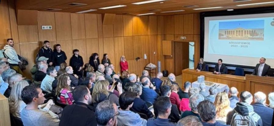 Κοπή πρωτοχρονιάτικης πίτας στη Σχολή Επιστήμης Φυσικής Αγωγής και Αθλητισμού του ΕΚΠΑ