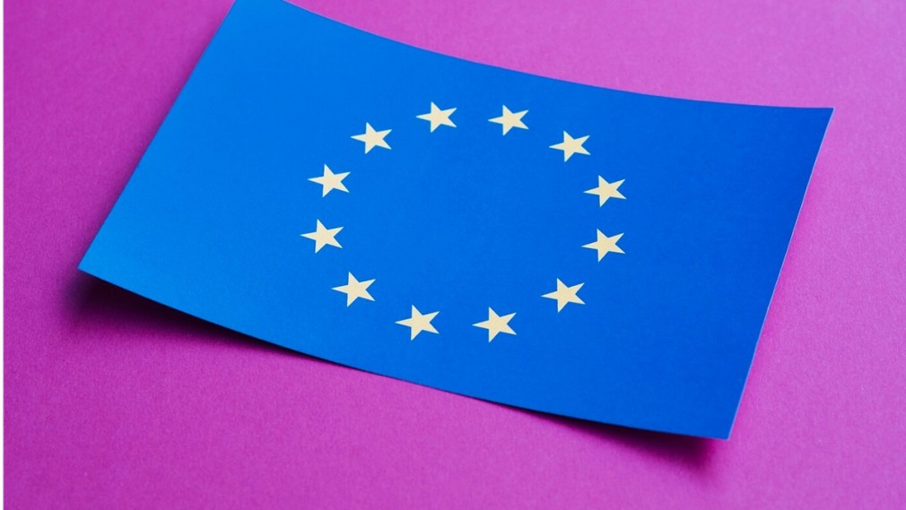 blue card with european flag purple background 23 2148265623
