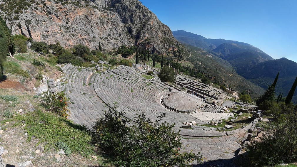 1600px ancient theatre delfi 1
