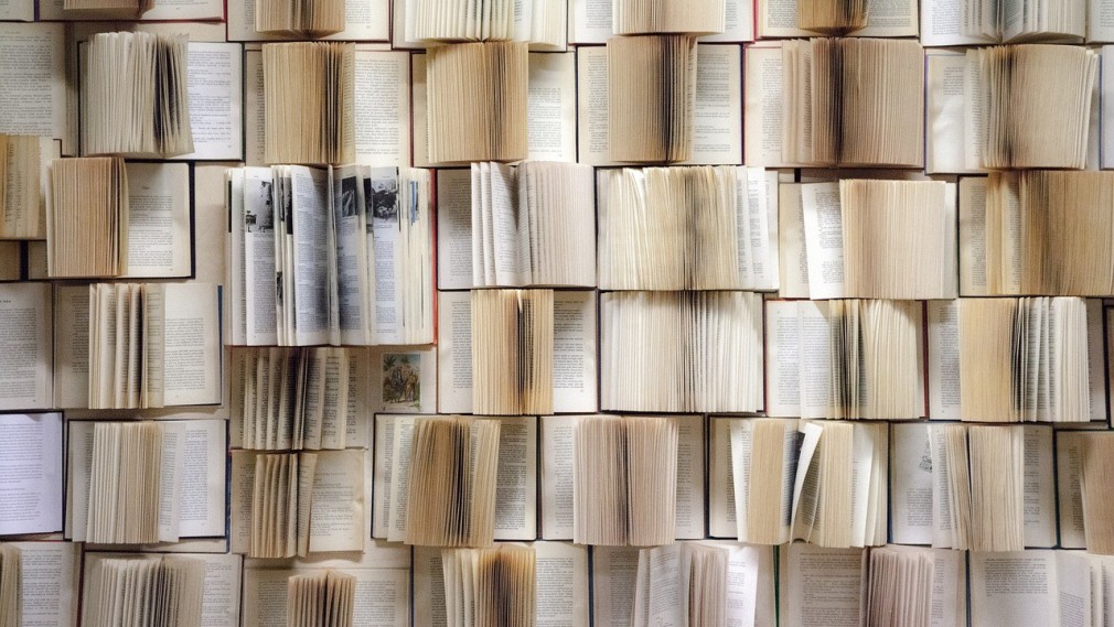 book wall g11d342ade 1280
