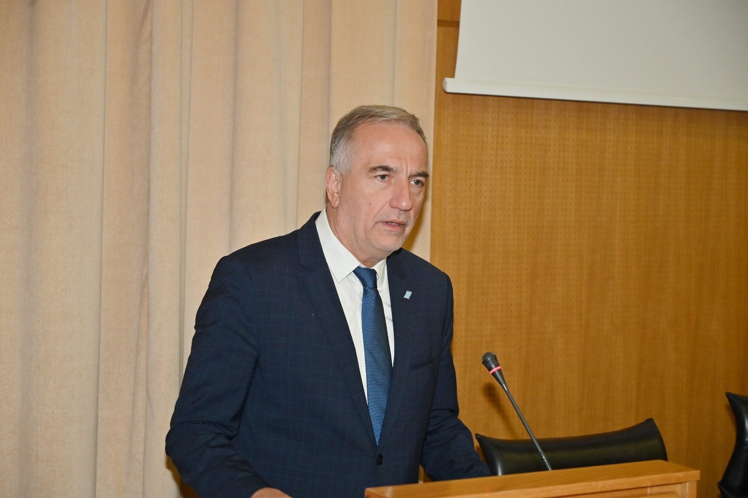 2c988feb a74b 4899 83d7 a9b0e320e830