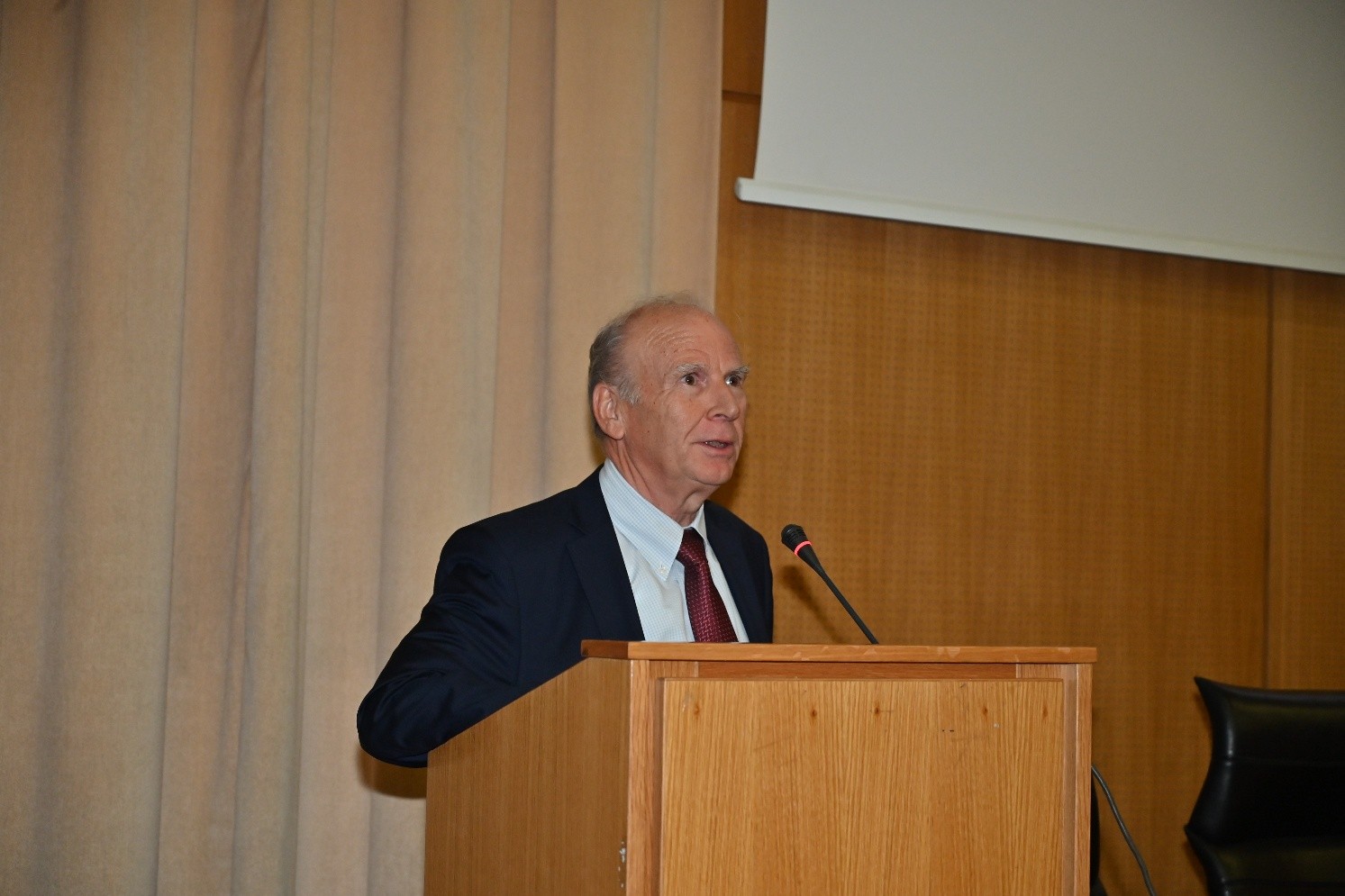 4b8510da 7f4e 4a8d 87e8 32673a7bd0f8