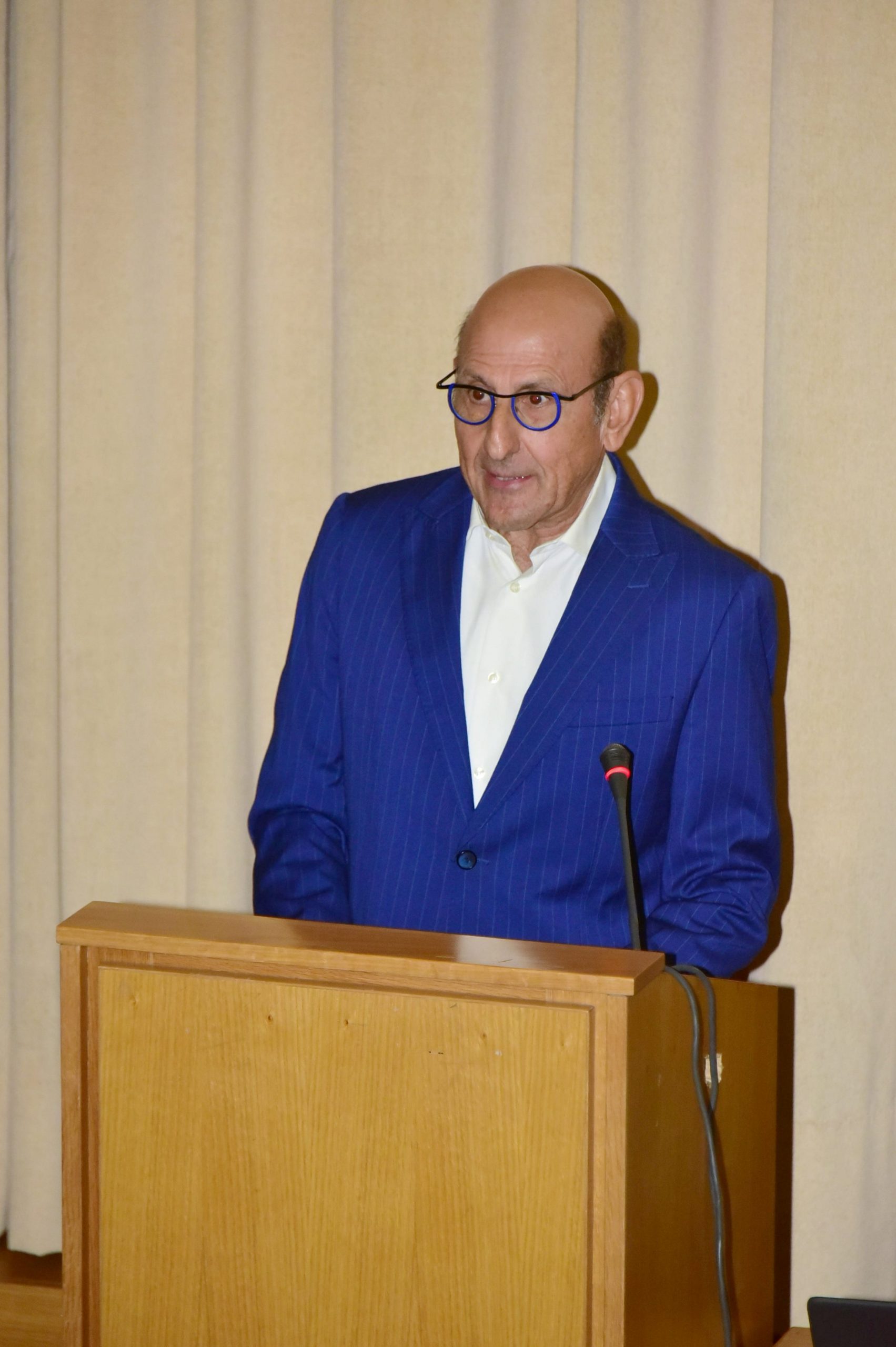 9c49b880 dc75 4018 b26a cd81e87267db