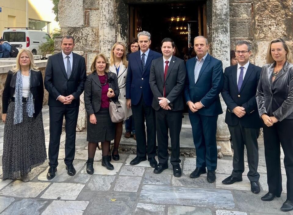 Εορτασμός των Εισοδίων της Θεοτόκου στον ιστορικό Πανεπιστημιακό Ιερό Ναό Εισοδίων της Θεοτόκου (Καπνικαρέα)