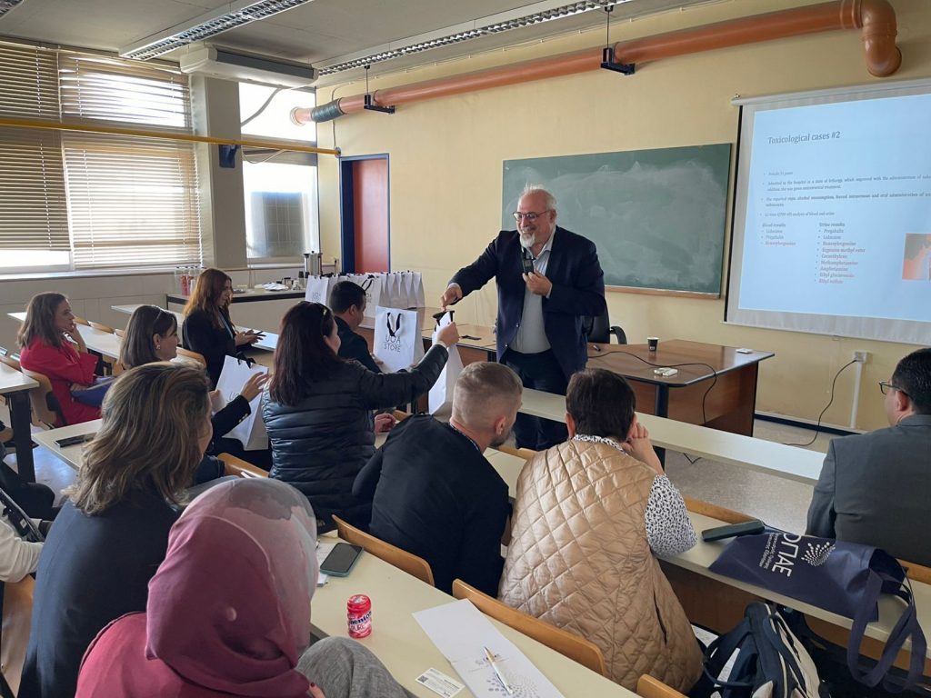 Επίσκεψη της European Union Drugs Agency (EUDA), του ΕΚΤΕΠΝ και αντιπροσωπείας του προγράμματος EU4Monitoring Drugs II στο Εργαστήριο Αναλυτικής Χημείας του ΕΚΠΑ