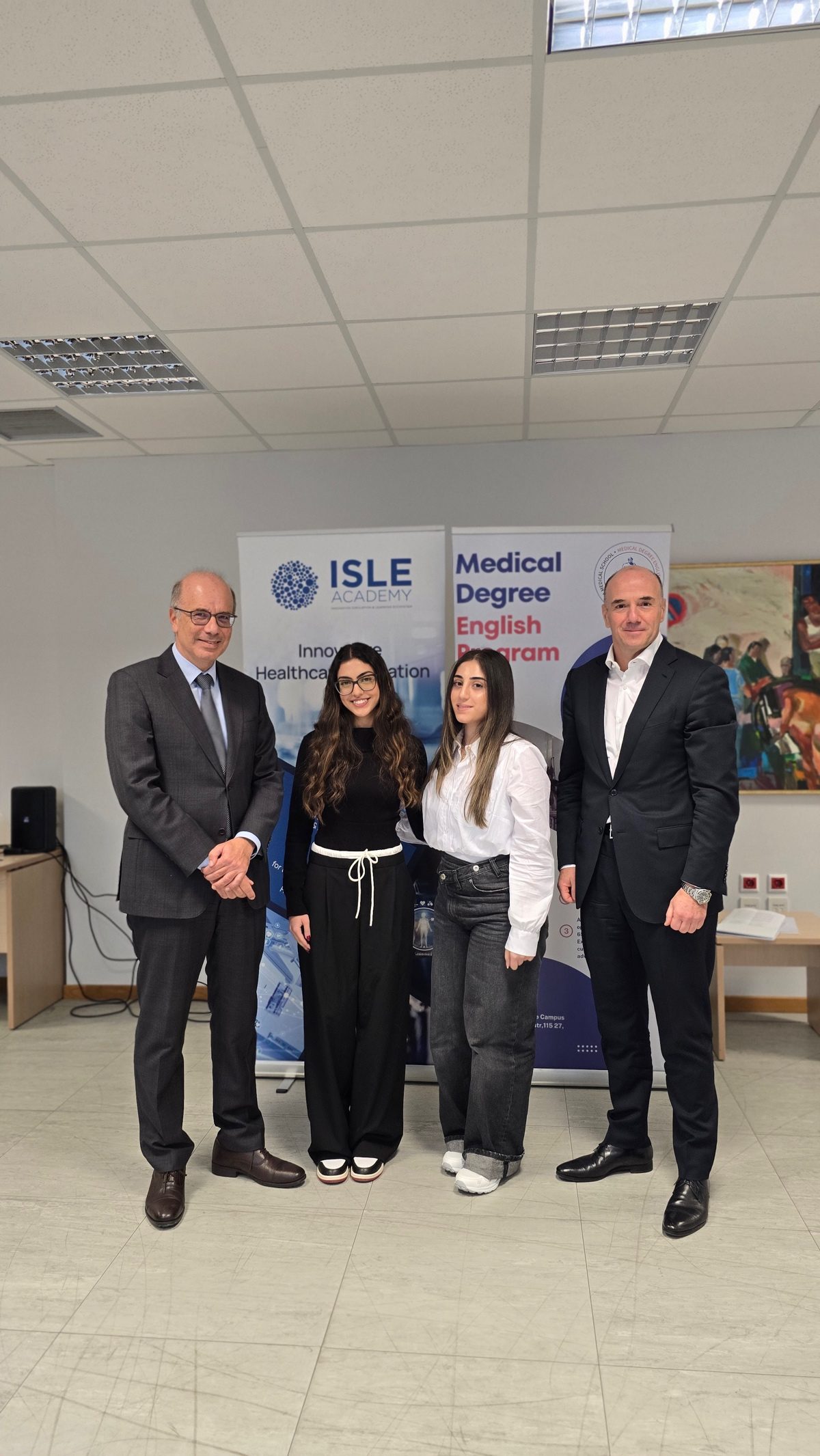 90f5999d 0fab 4893 8294 ae905d60bea9