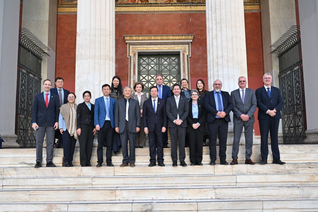 Πανεπιστήμιο Αθηνών – Πανεπιστήμιο Tsinghua: Γέφυρα ακαδημαϊκής συνεργασίας πενταετούς διάρκειας