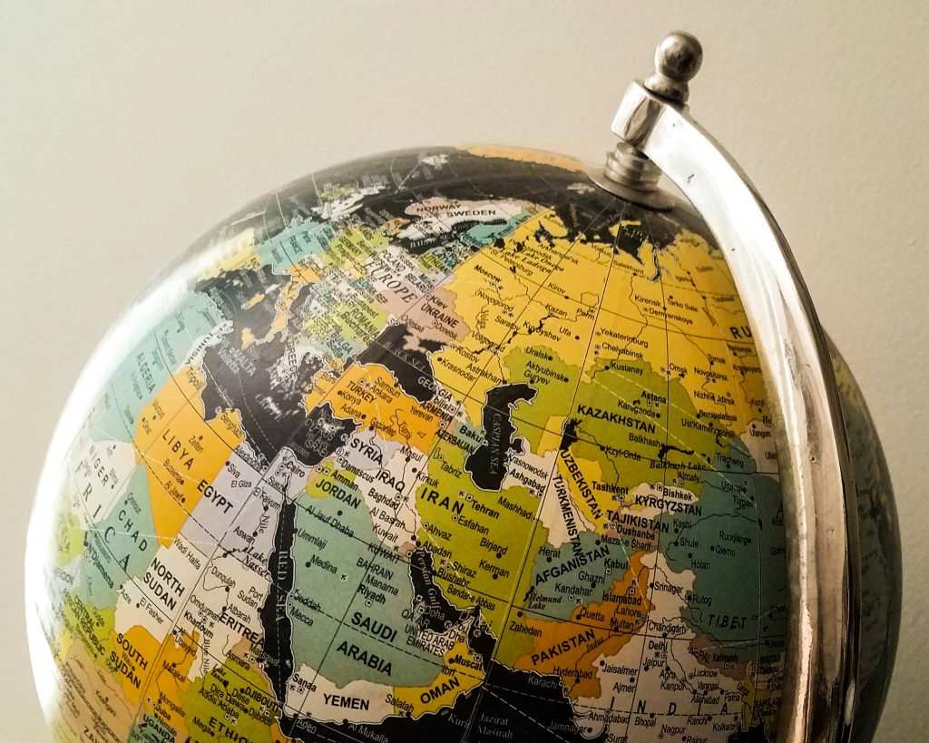 Ο Αν. Καθηγητής Διεθνούς & Ευρωπαϊκής Πολιτικής Οικονομίας Δημήτρης Κατσίκας στην ΕΡΤecho