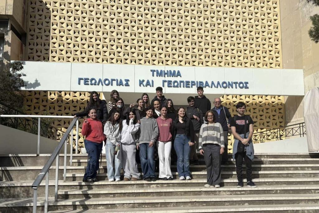 ΕΚΠΑ και Columbia University: Από τη σχολική τάξη στην κοινωνία – Μαθητές του Λαυρίου ενώνουν την επιστήμη, την ιστορία και την περιβαλλοντική υγεία